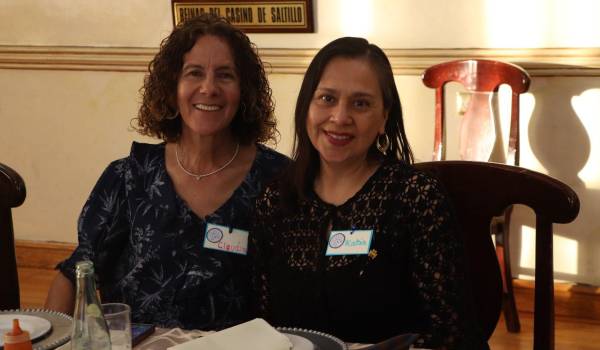 Claudia Hernández y Katia Monroy.