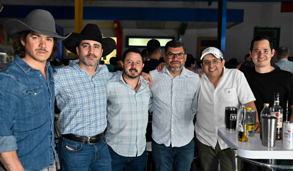 Manolo Verduzco, Gerardo Rivera, Victor Hugo Ramos, Javier Resendiz, Erick Trujillo y Miguel Ramírez.