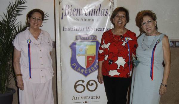 Charo Dávila, Beatriz del Bosque y Elisa Dávila.