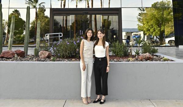 Lagun Model 2025, Debaten problemas globales.