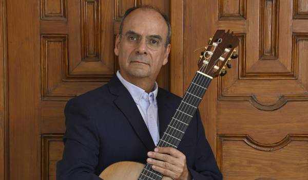 Para Madrigal, la disciplina, el estudio y el amor por la guitarra han sido fundamentales para sostener su carrera y el festival.