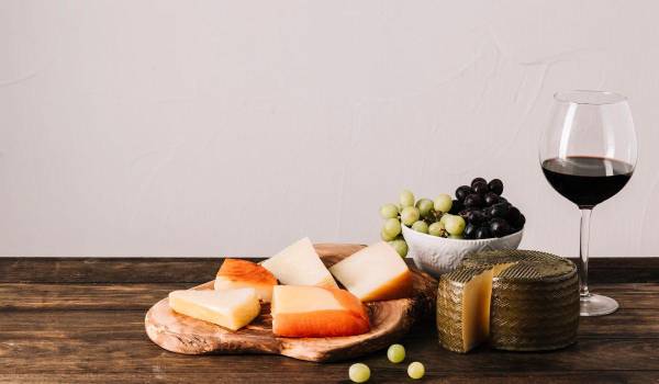 El vino mexicano se suma a la mesa de septiembre, maridando con los sabores tradicionales de las fiestas patrias y realzando el orgullo por nuestras raíces.