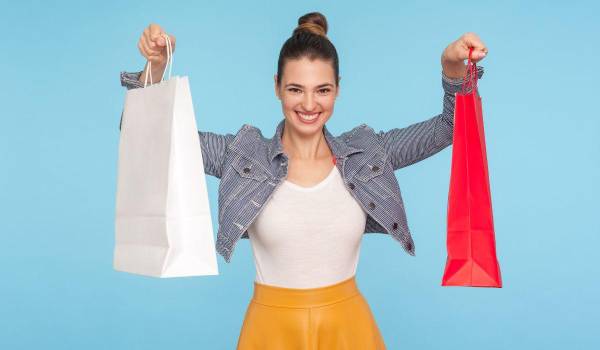 Las rebajas pueden ayudarte a construir un clóset funcional... si compras con estrategia y no por impulso.