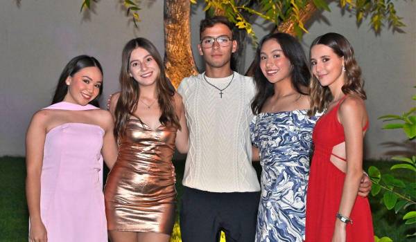 Comité de graduación, Ana Elisa Hernández, Miranda Coss, Morris Villarreal, Regina Mora y Regina Saucedo.