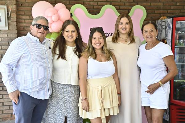 Sofía con su familia.