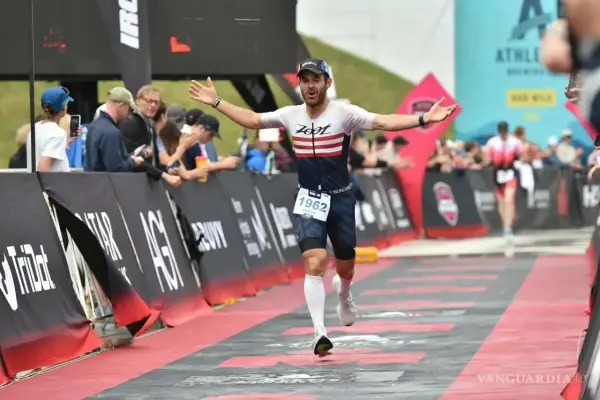 Andoni Rumayor se colocó entre los 10 mejores mexicano del Ironman World Championship.