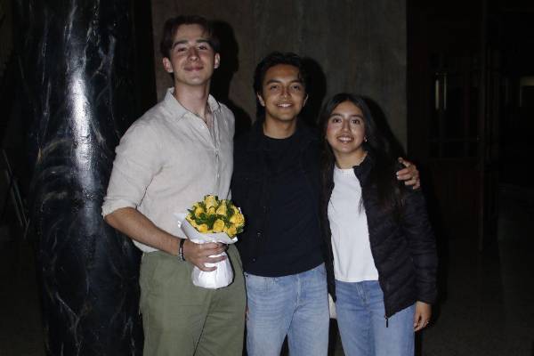 Marco Antonio González, Juan Pablo e Isa Huitrón.