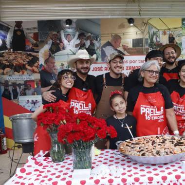 La familia Zamora honró la memoria de Augusto Zamora, parrillero que participó año con año en el festival.