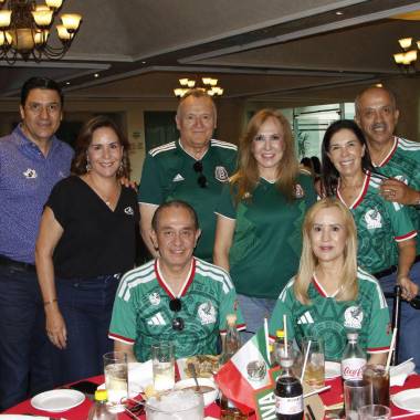 Jorge Chávez, Teté Gómez, Jaime Mejía, Miriam Cárdenas, Estela Ortiz, Héctor Cuéllar, Humberto Elizalde y Gisely González.