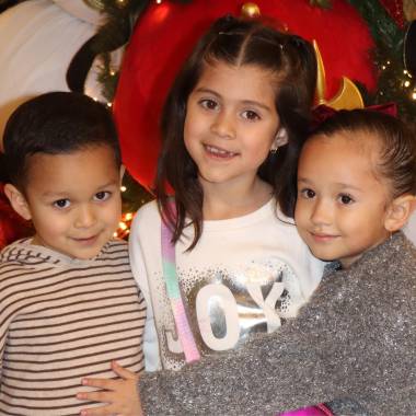 Alejandro y Elena Valdés con Paulina Zúñiga.