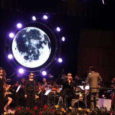 La Orquesta Filarmónica del Desierto de Coahuila colaboró con la banda veracruzana ‘Inside of the moon’, el Coro Voces de México y el Coro del Instituto Vivir.