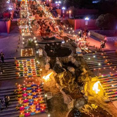 El montaje abarcará más de cinco mil metros cuadrados y los 304 escalones del parque.