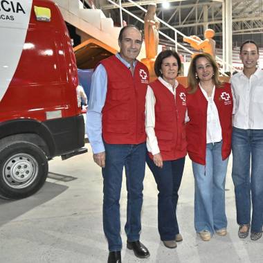 Sergio Pérez, Yoyis Flores de Pérez, Minis Blanco de Dávila, Alejandra, Elena y Leonardo Dávila.