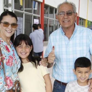 Claudia Córdova, Ximena Narro, David Narro y Fernando Yates.