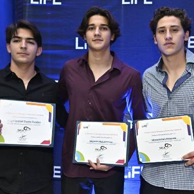 Hugo Leonel Cueto, Alejandro y Eduardo Ruiz.