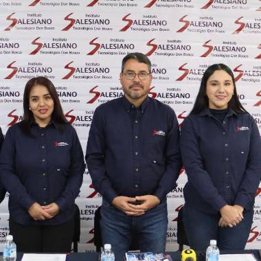 Rogelio López, Daniela Eguía, P. Óscar Martínez, Diana Guerrero y Morena Aldape.