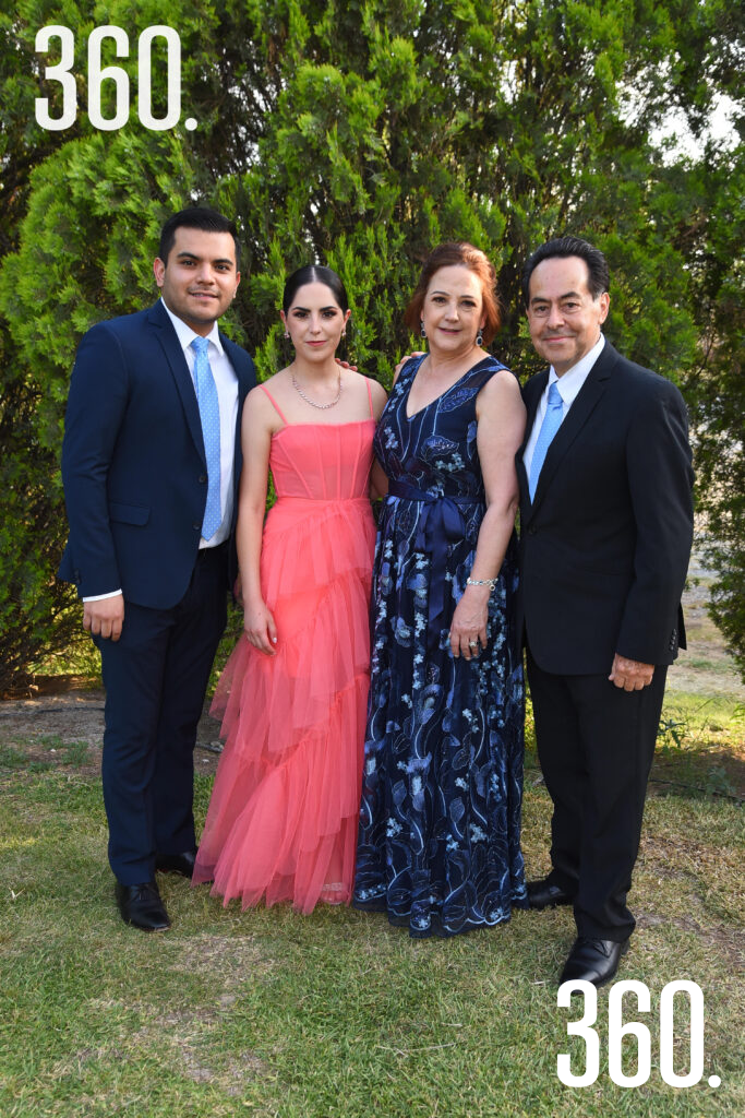 $!Alexis Garibay, Cristina López, Martha López y Eduardo López