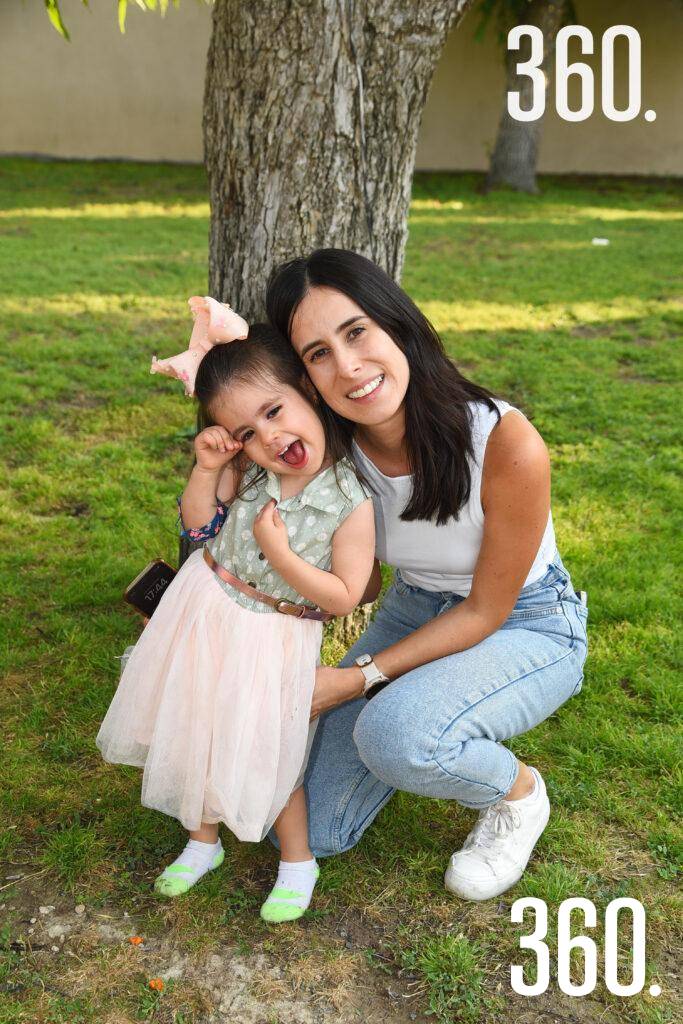$!Elena Alanís y Andrea Jiménez.