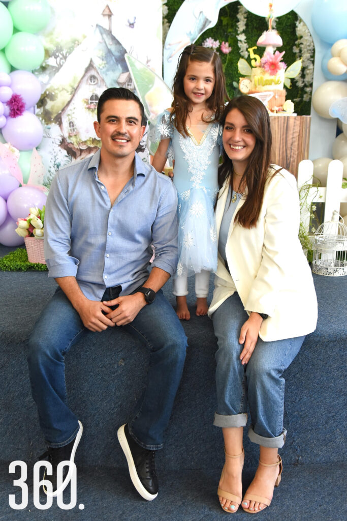 $!MARIE NUÑEZ CELEBRA CON THINKERBELL