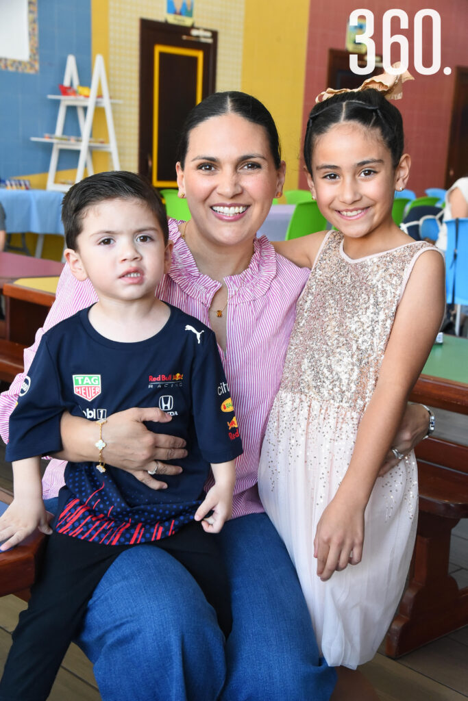 $!MARIE NUÑEZ CELEBRA CON THINKERBELL