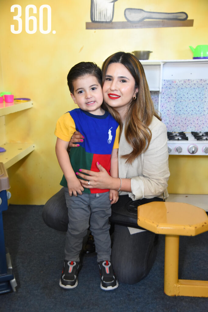 $!MARIE NUÑEZ CELEBRA CON THINKERBELL