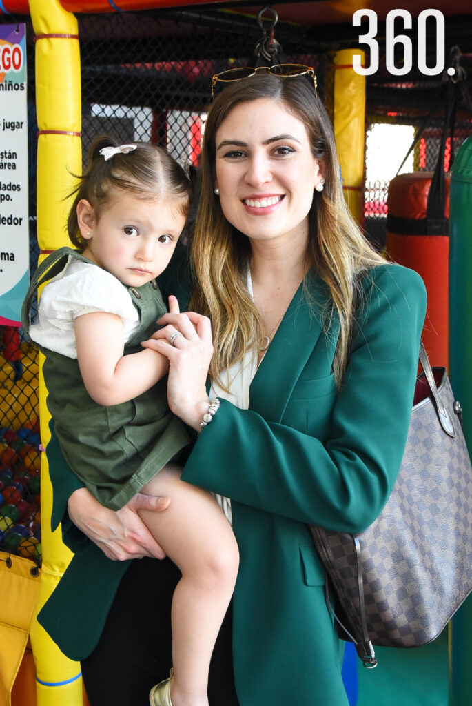 $!MARIE NUÑEZ CELEBRA CON THINKERBELL