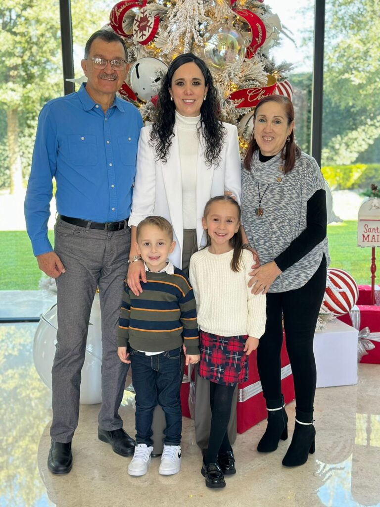 $!ROSCA DE REYES CON PATRICIA TREVIÑO