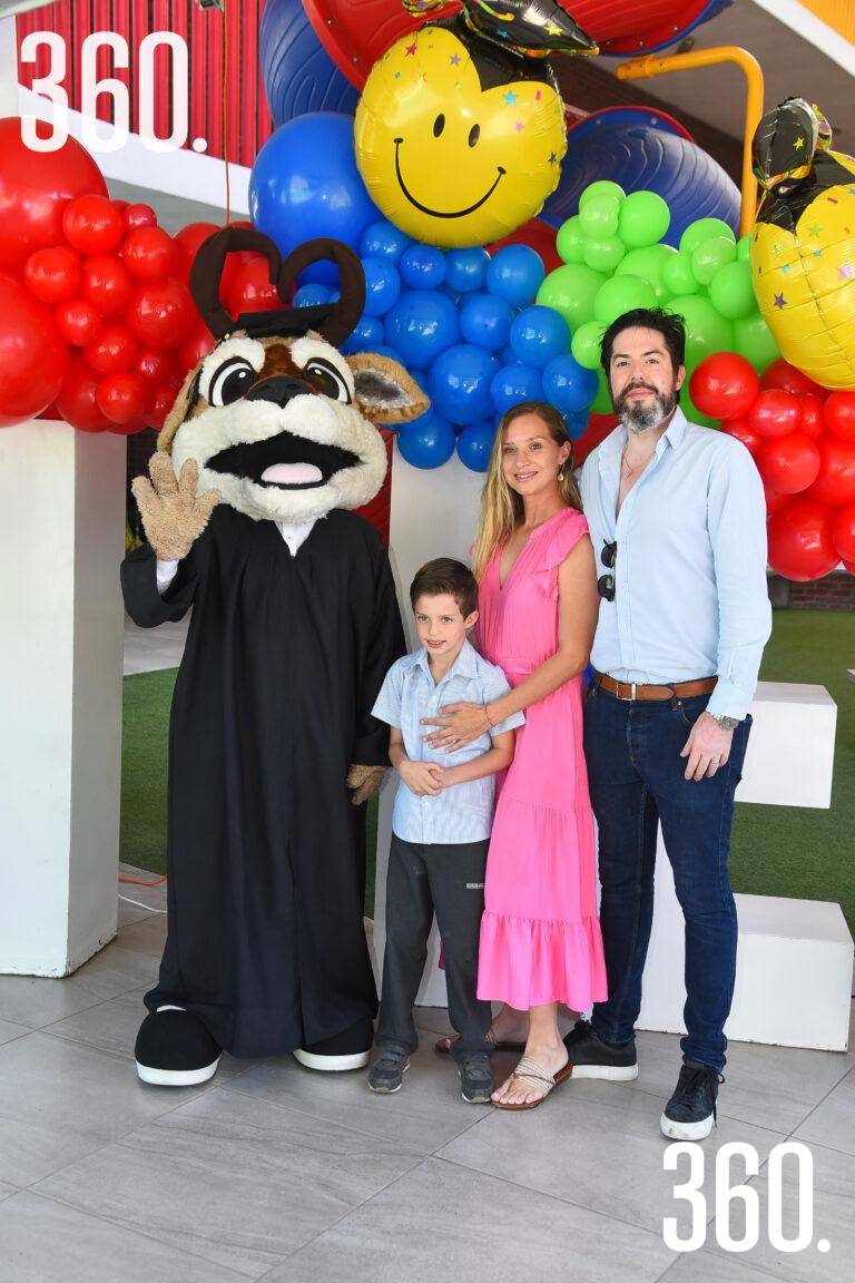 $!Mariangela González y Cafi Ferreira con Leo.