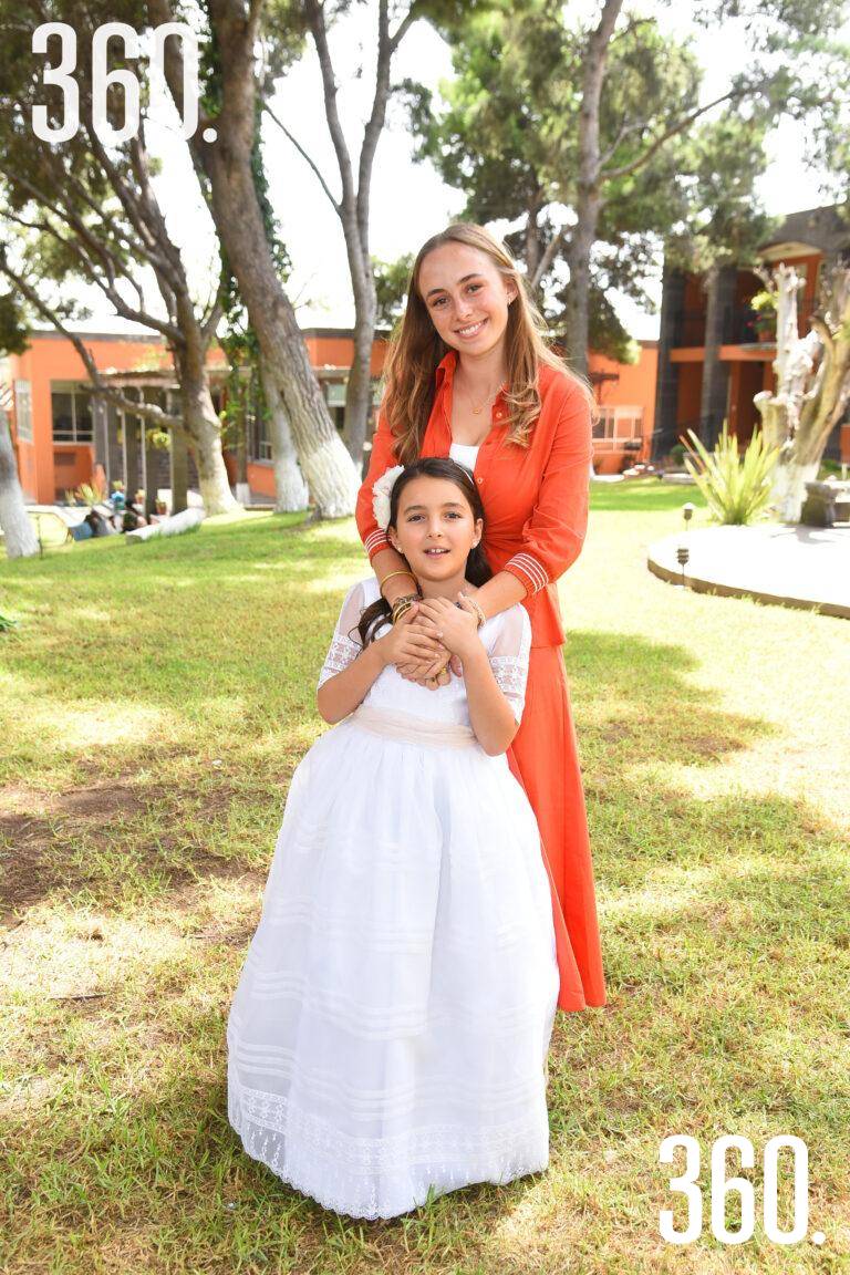 $!María Sofía Mery Cepeda con su madrina Fernanda Torre López.