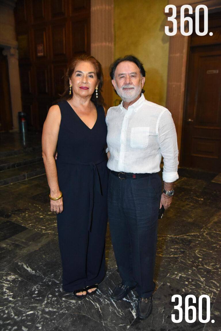 $!Tere Palafox de Salazar y René Salazar.