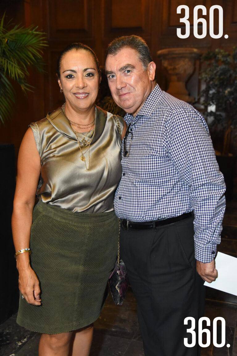 $!Luz Elena Berrueto y Arnoldo Molina.