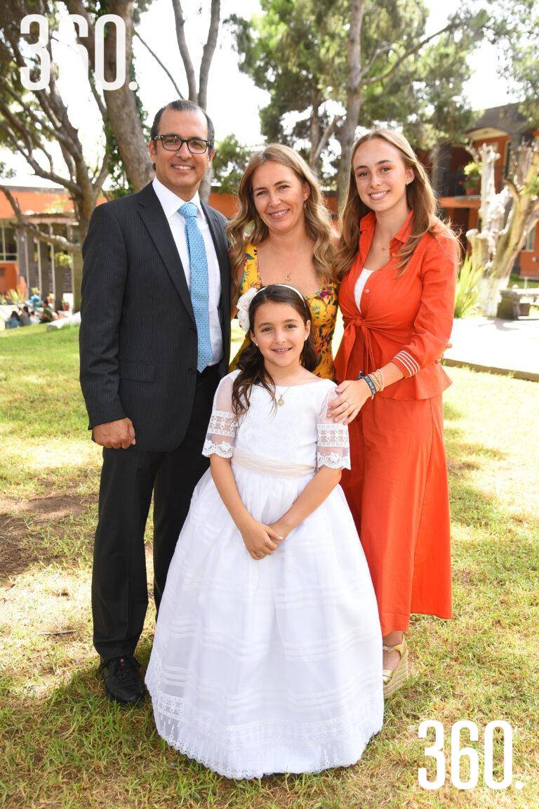 $!María Sofía Mery con su familia.