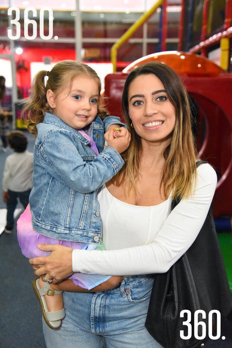 $!Mia Zertuche y Stephanie Baille.
