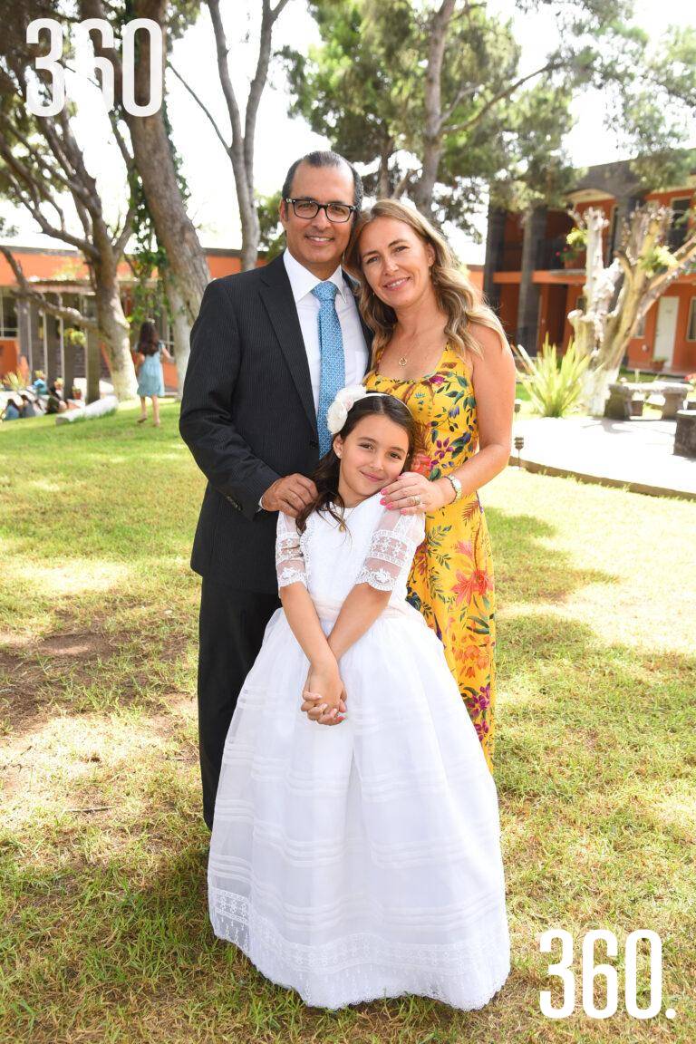 $!María Sofía Mery Cepeda con sus papás Ramón Mery y María Gabriela Cepeda de Mery.