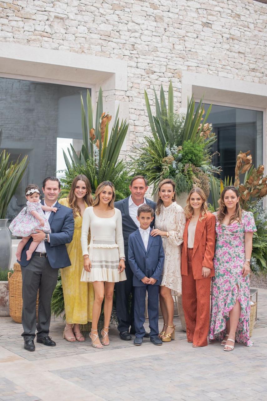 $!Rosendo Villarreal, Daniela García, Daniela Váldes, Rosendo Villarreal, Roberto Villarreal, Claudia Váldes, Ana Villarreal y Sofía Villarreal.