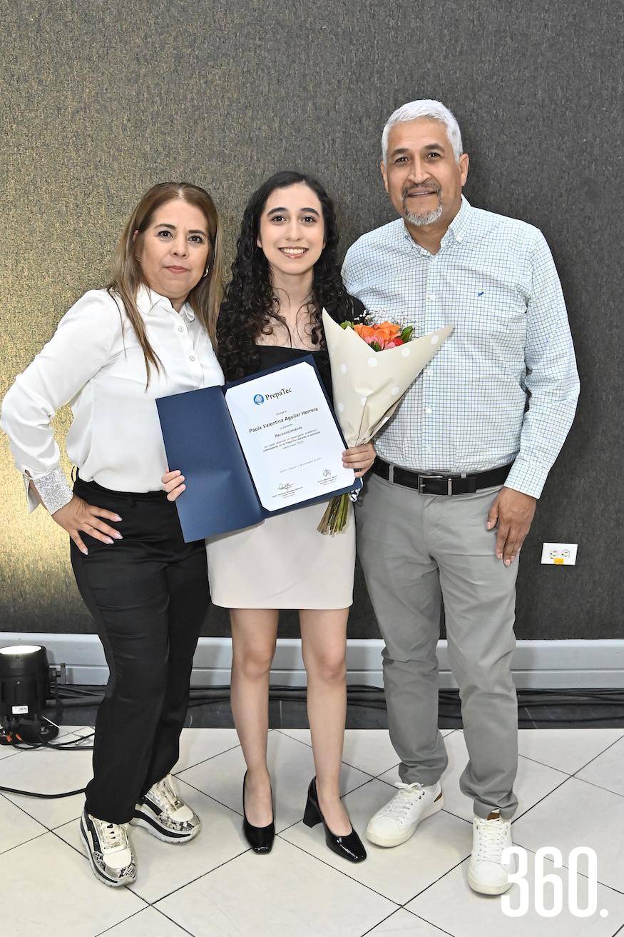 $!Noemí Herrera, Paola Aguilar y Jorge Aguilar.