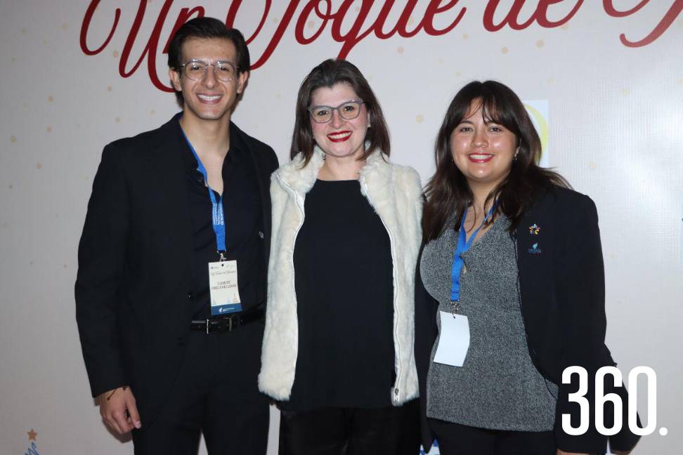 Salem Tobías, Ana Lucía Aguilar y Claudia López.