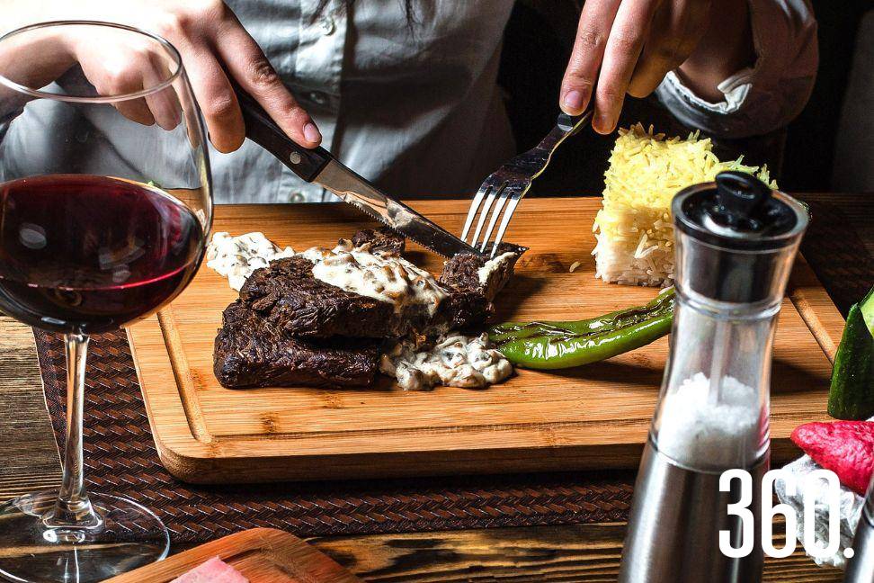 Malbec: la uva que conquistó Argentina y al mundo, protagonista ideal para brindar.