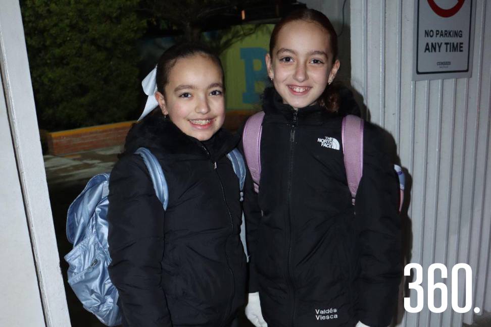 Victoria y Elena Valdez.