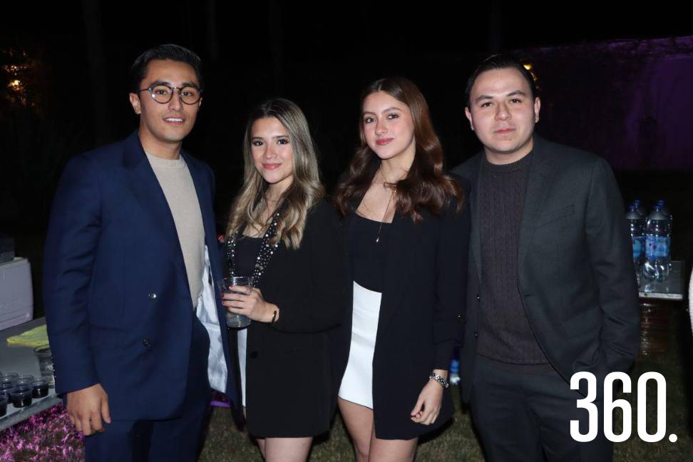 Jorge López, Romina Sandoval, Valeria Gómez y Daniel Garza.
