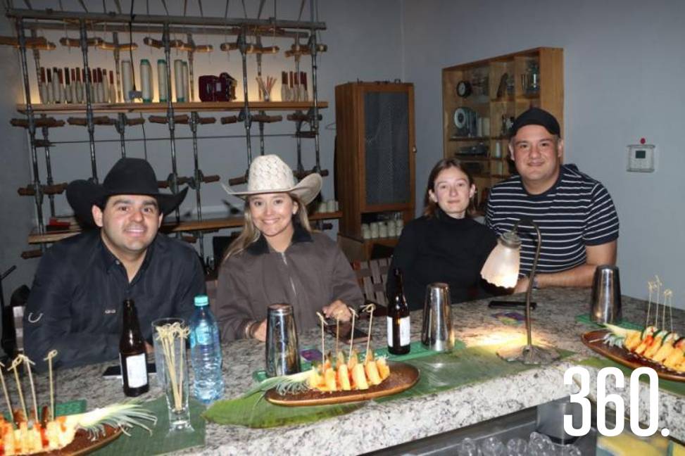 Enrique Tristán, Ana Sofía García, Ana Sofia Garza y Juan Garibay.