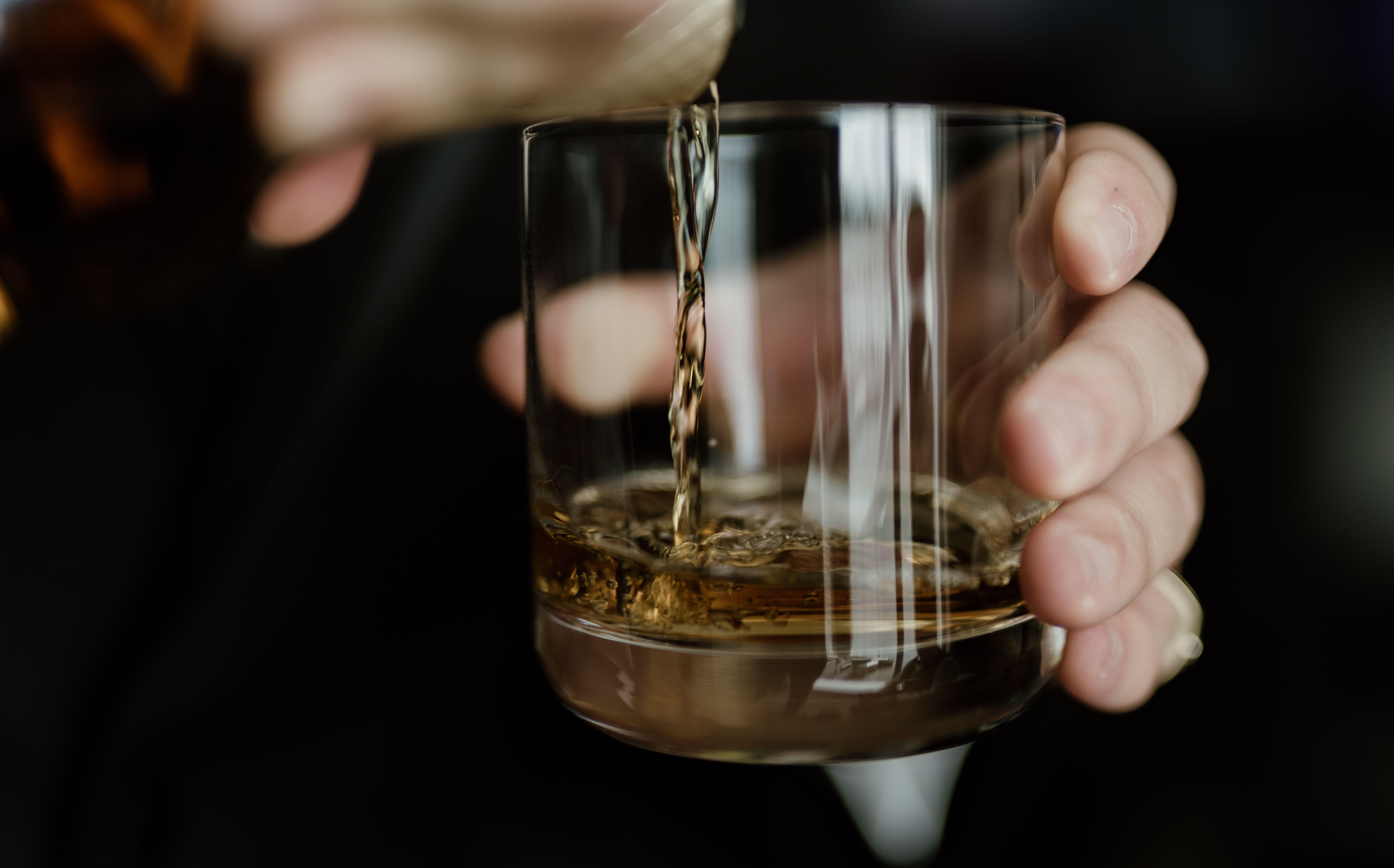 El consumo de alcohol debe medirse en todas las edades.