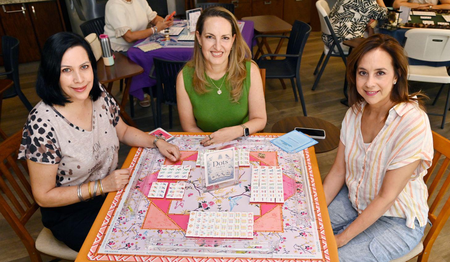 Rosy Mercado, Vicky Viesca y Adriana Ramos.