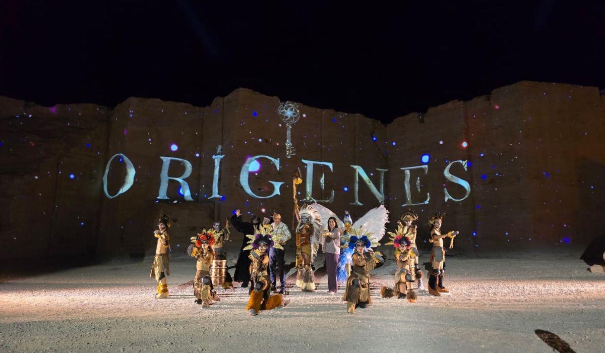 Los ganadores durante el espectáculo “Orígenes”, una puesta en escena que combina historia, luz y naturaleza.
