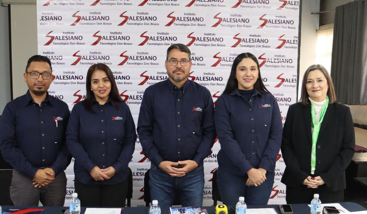 Rogelio López, Daniela Eguía, P. Óscar Martínez, Diana Guerrero y Morena Aldape.