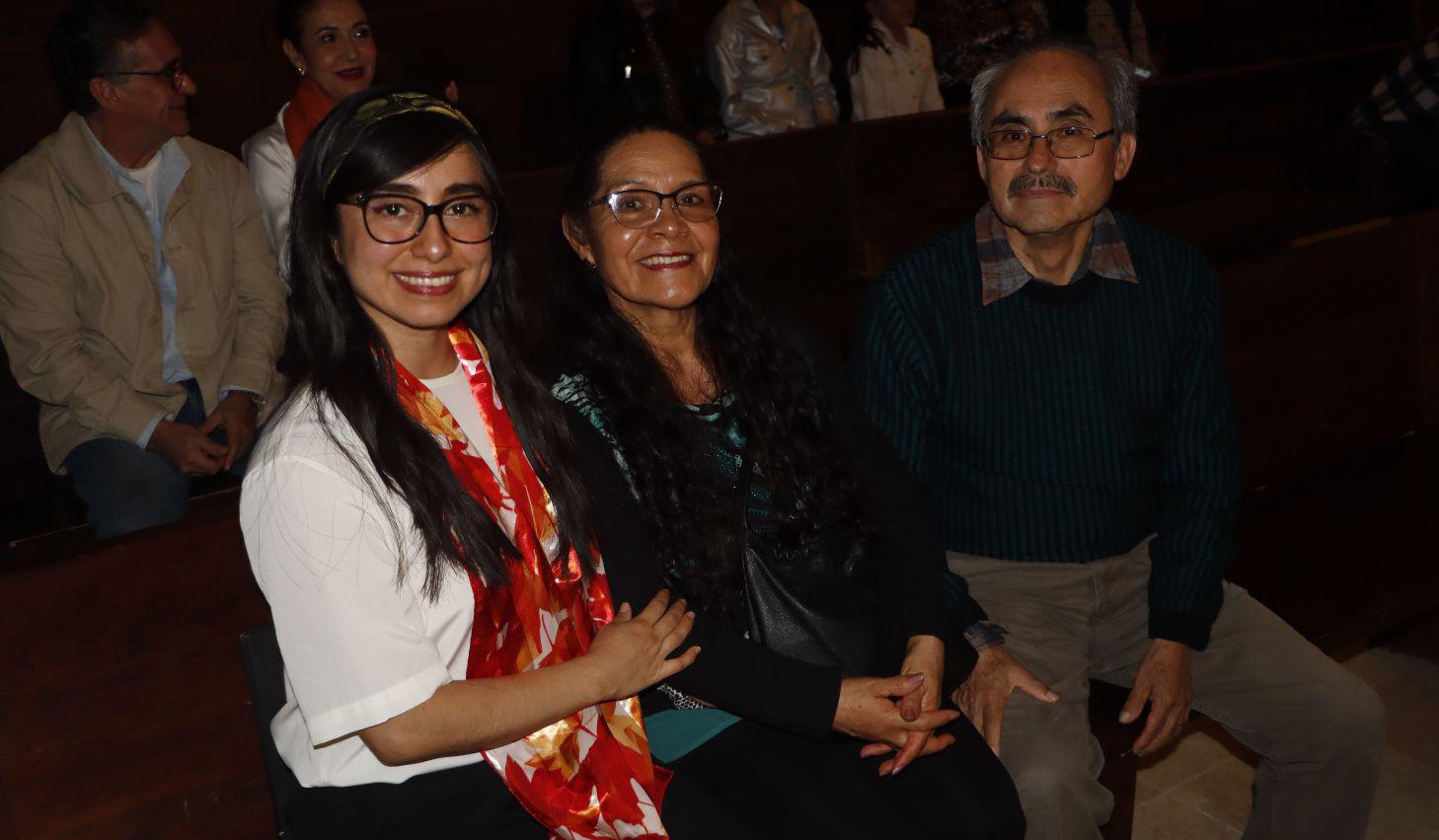 Ariadna Gamero, Isabel Vega y Prócoro Gamero.