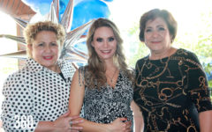 Cristina con su suegra y madre, Mayra Milano y Nancy Flores.