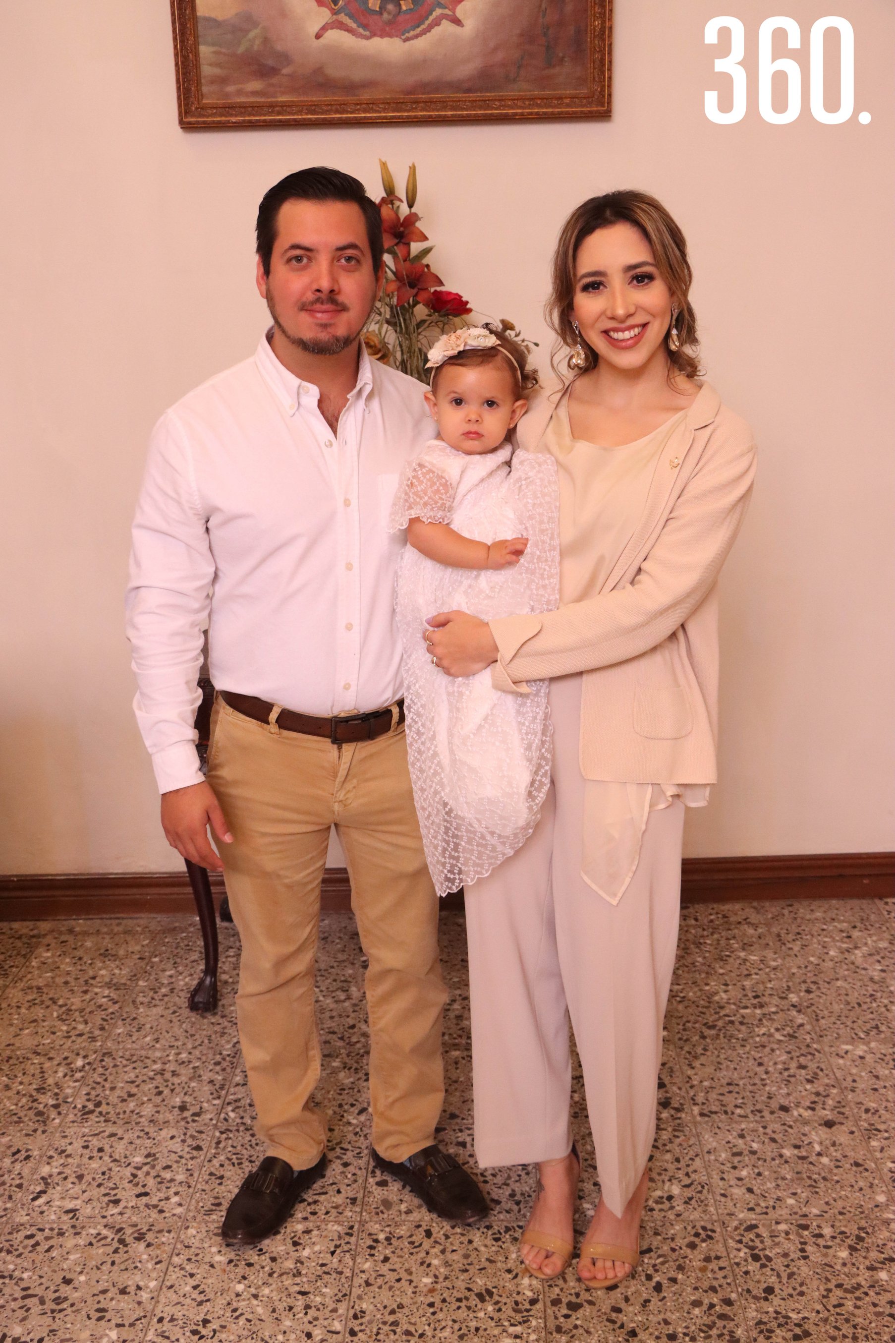 Katalina con sus padres, Rodrigo Randall y Paulina de la Torre.