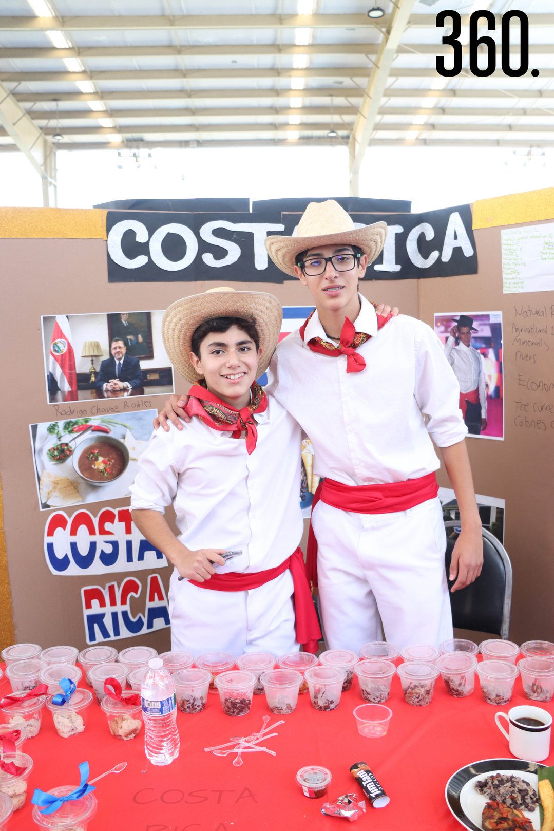 Emilio Valdés y Fernando Leal representando Costa Rica.