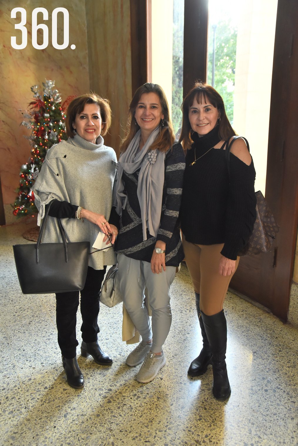 Lorena Barrera, Silvia Perales y Adriana Ramos.
